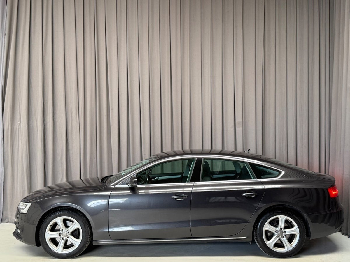 Grå Audi A5 fra 2016