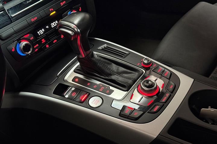 Grå Audi A5 fra 2016