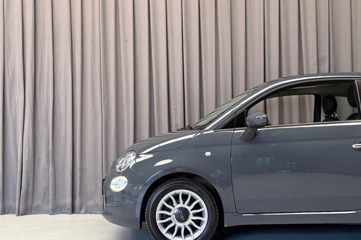 Grå Fiat 500 fra 2018