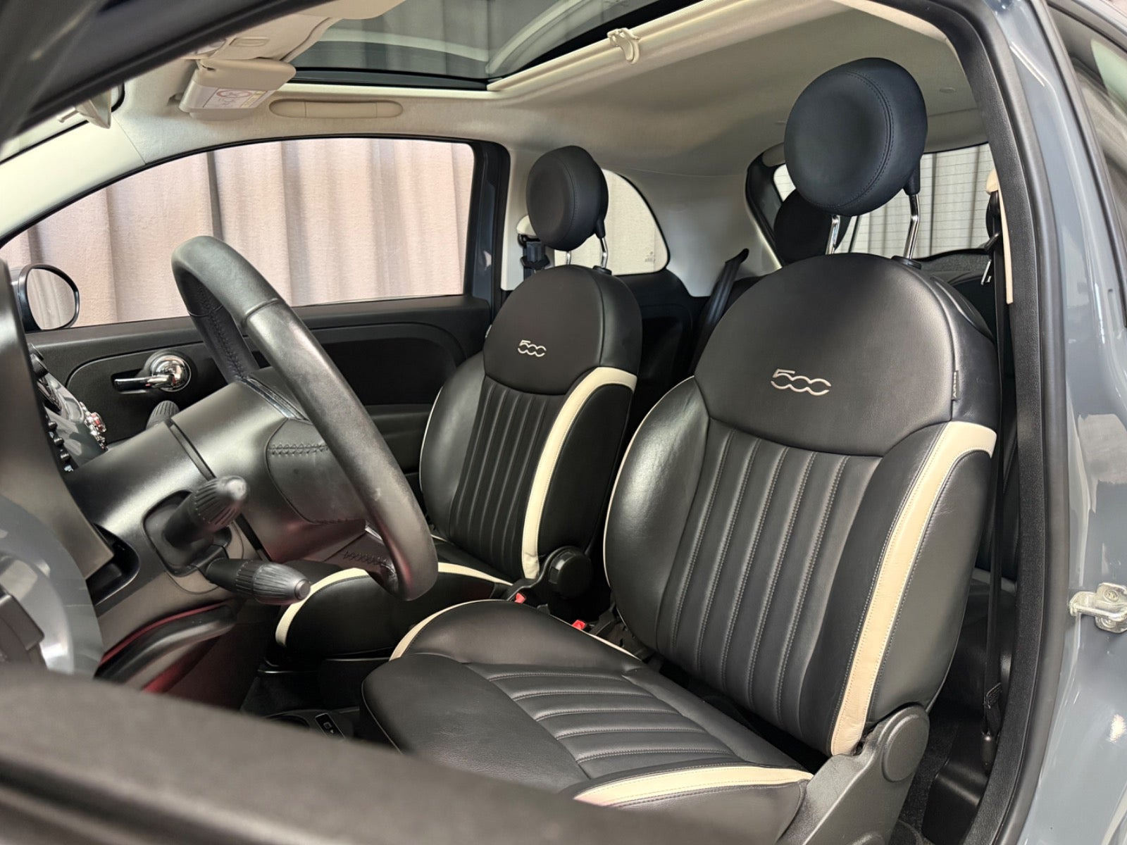 Grå Fiat 500 fra 2018