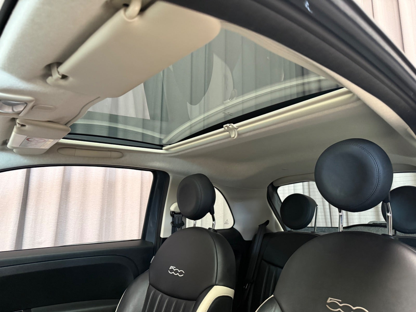 Grå Fiat 500 fra 2018