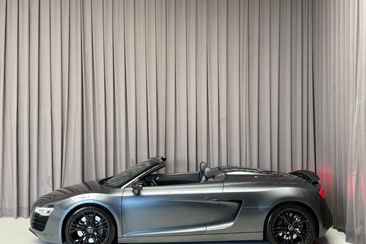 Grå Audi R8 fra 2013