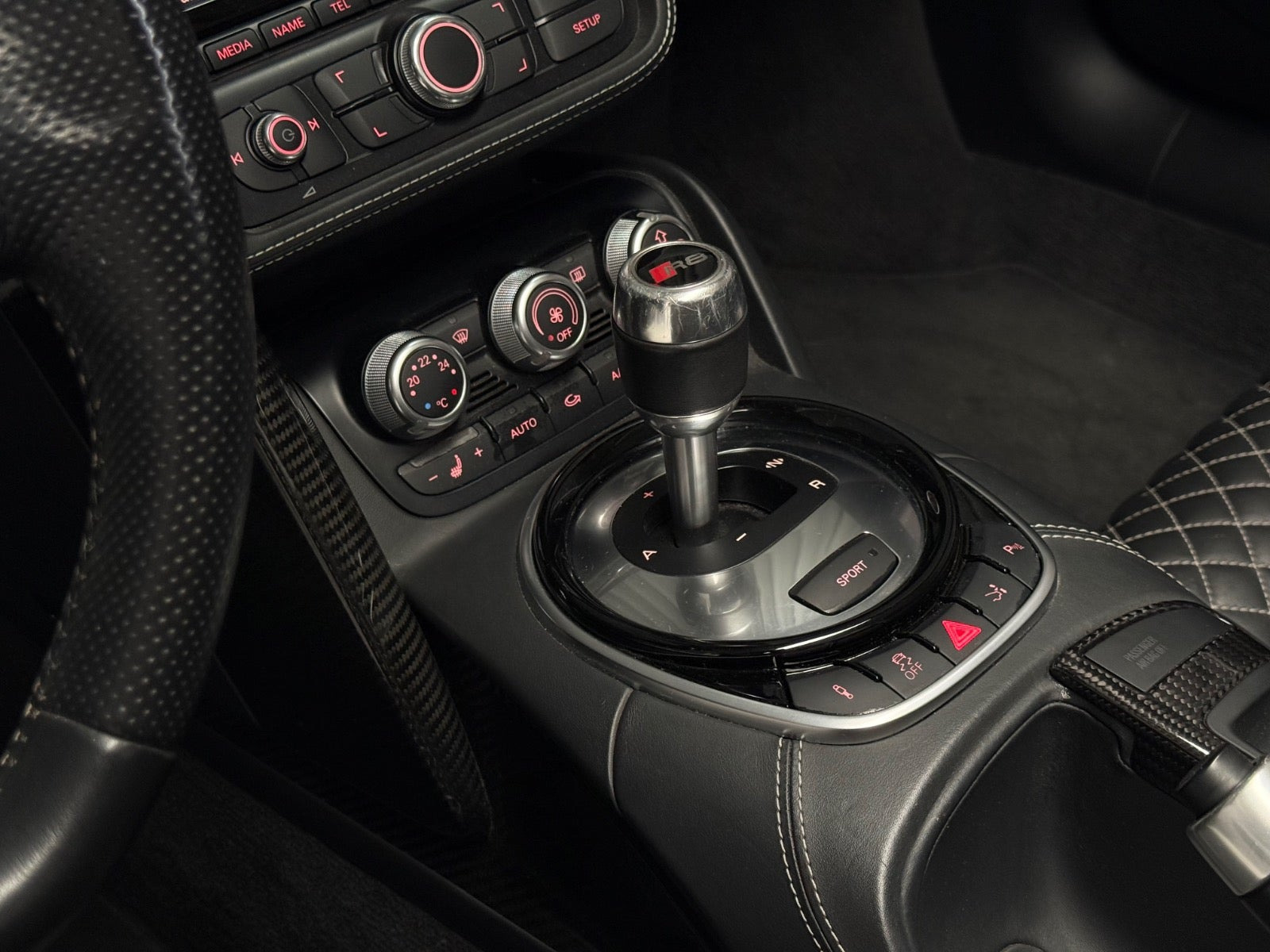 Grå Audi R8 fra 2013
