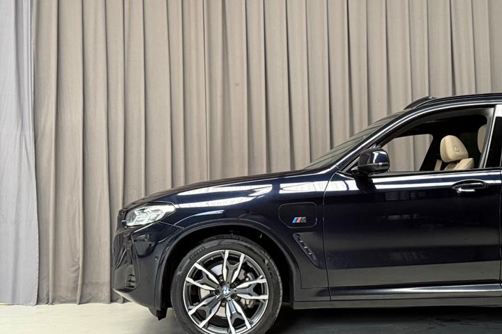 Sort BMW X3 fra 2022