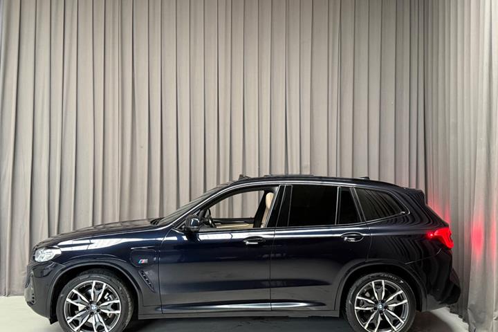 Sort BMW X3 fra 2022