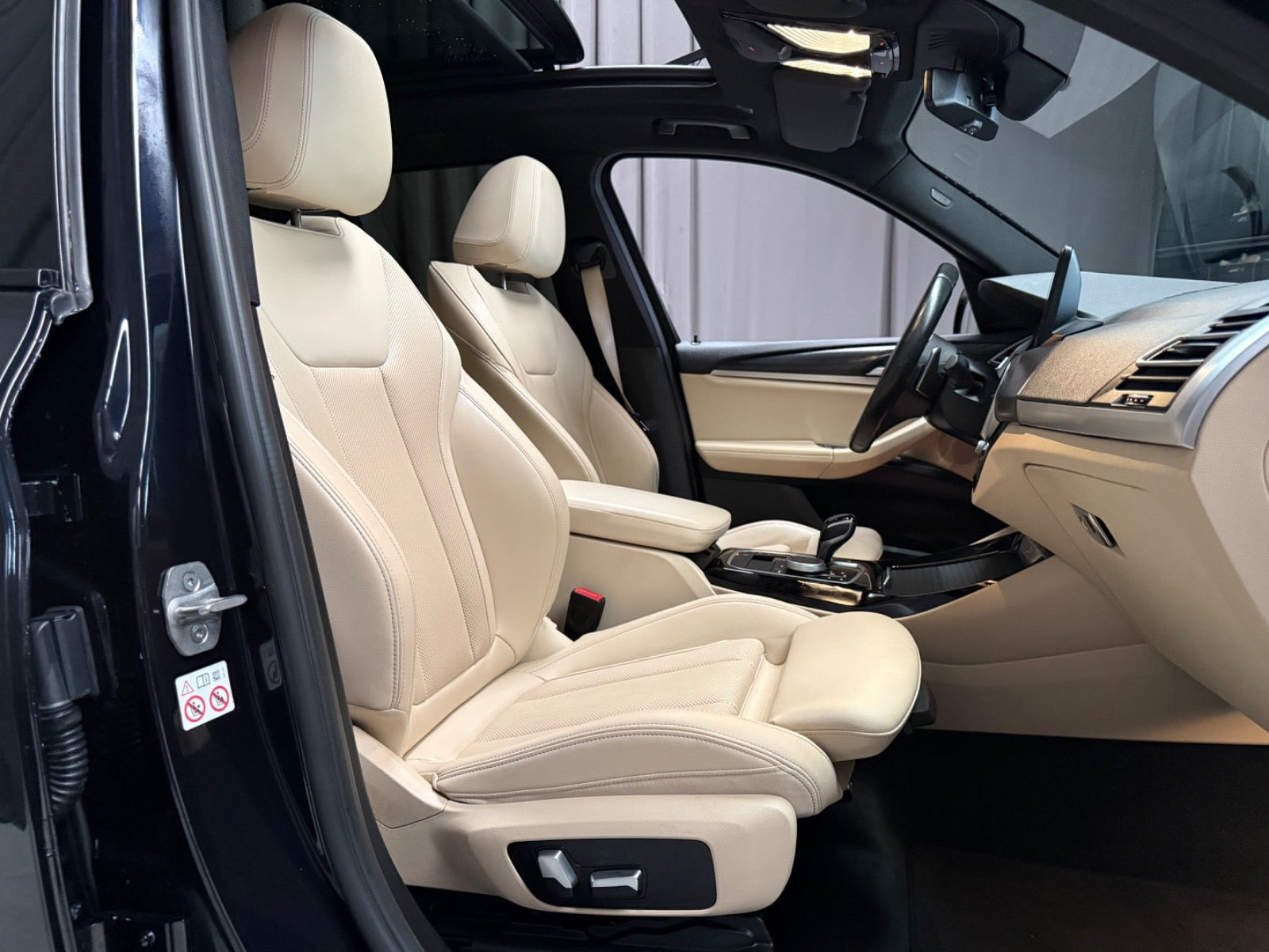 Sort BMW X3 fra 2022