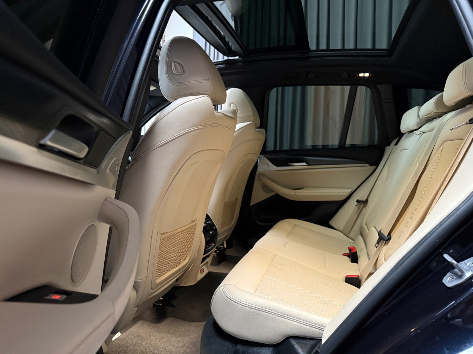 Sort BMW X3 fra 2022
