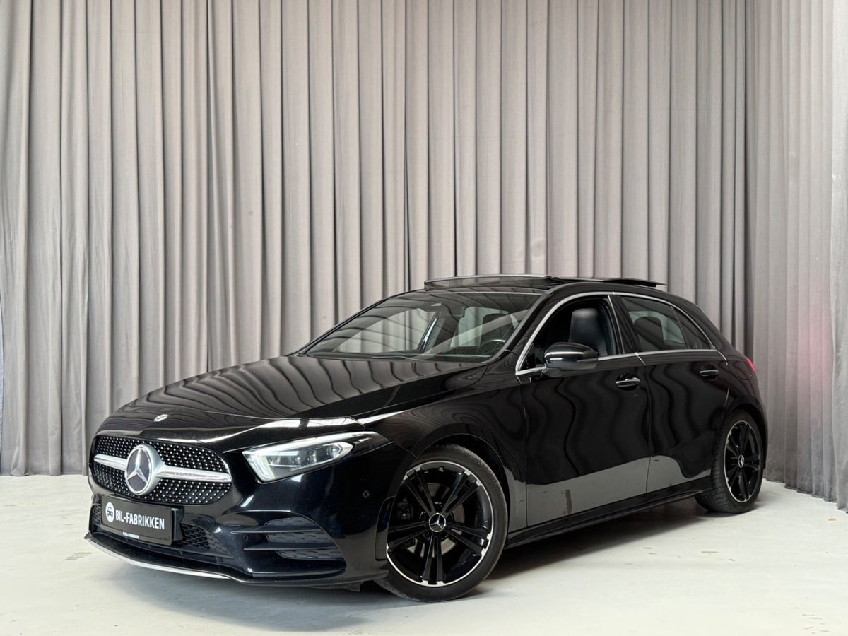 Rød Mercedes A200 fra 2018
