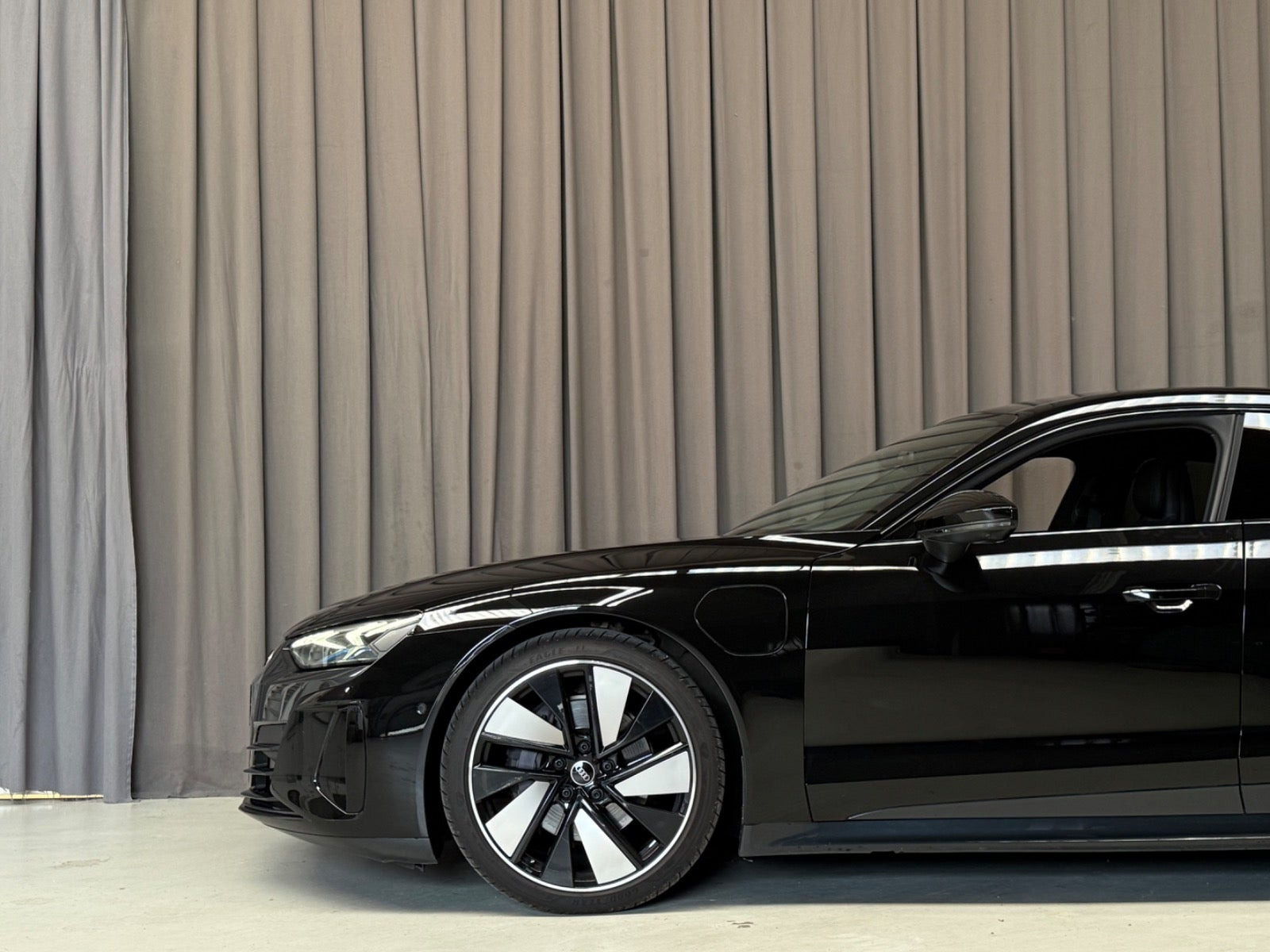 Sort Audi e-tron GT fra 2021