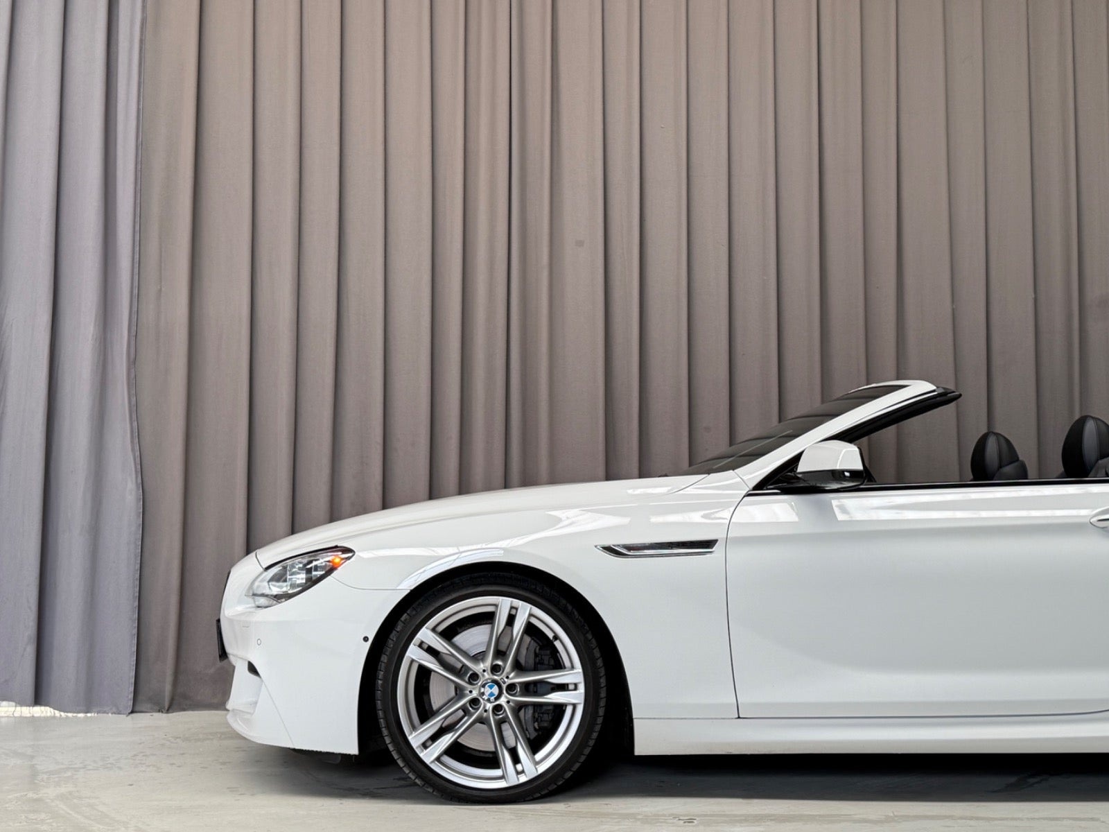 Hvid BMW 650i fra 2012
