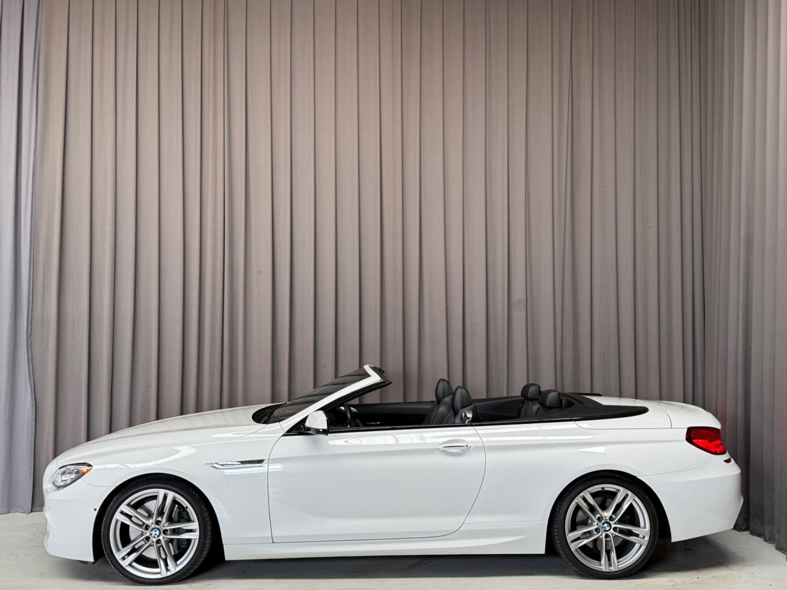 Hvid BMW 650i fra 2012