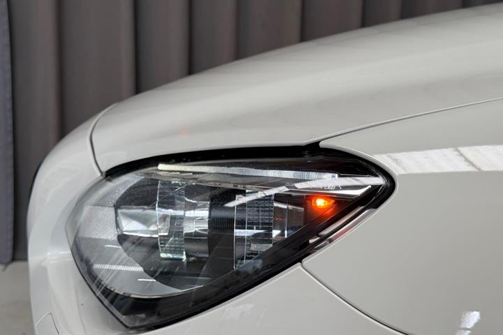Hvid BMW 650i fra 2012