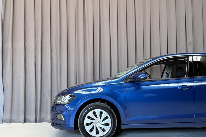 Blå VW Polo fra 2019