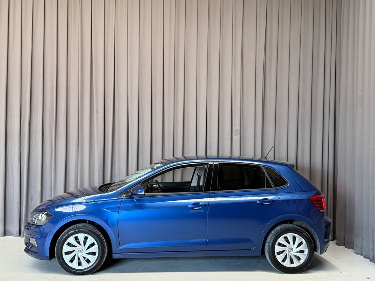 Blå VW Polo fra 2019