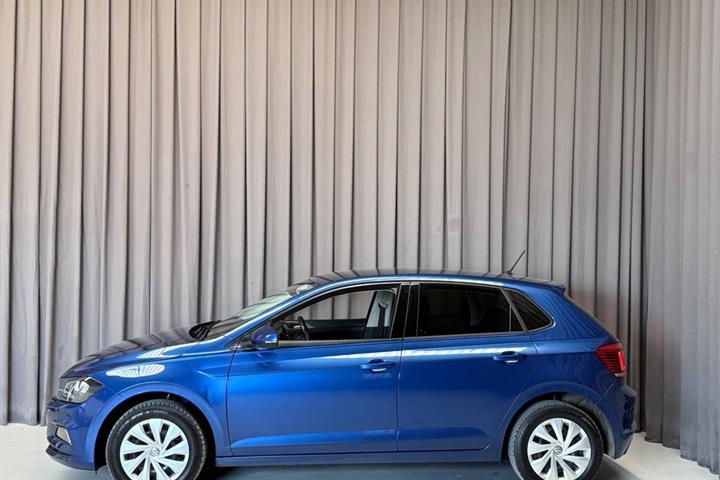 Blå VW Polo fra 2019