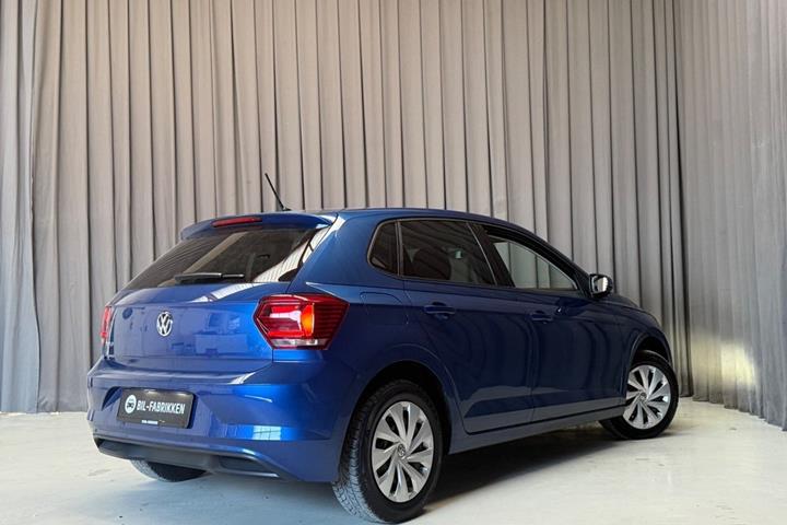 Blå VW Polo fra 2019