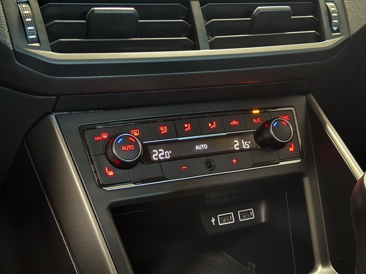 Blå VW Polo fra 2019