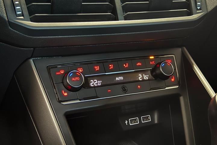 Blå VW Polo fra 2019