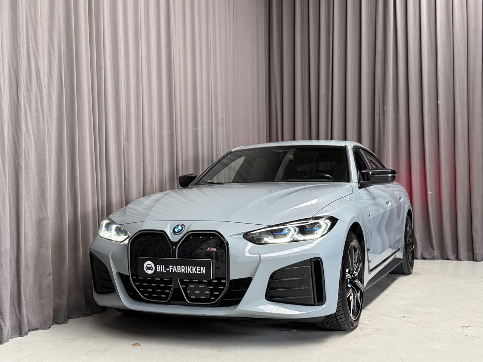 Grå BMW i4 fra 2022