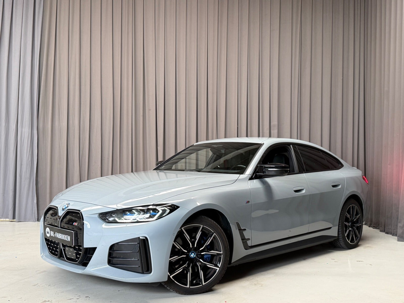 Grå BMW i4 fra 2022