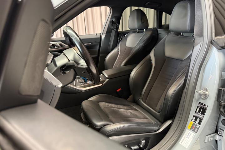 Grå BMW i4 fra 2022