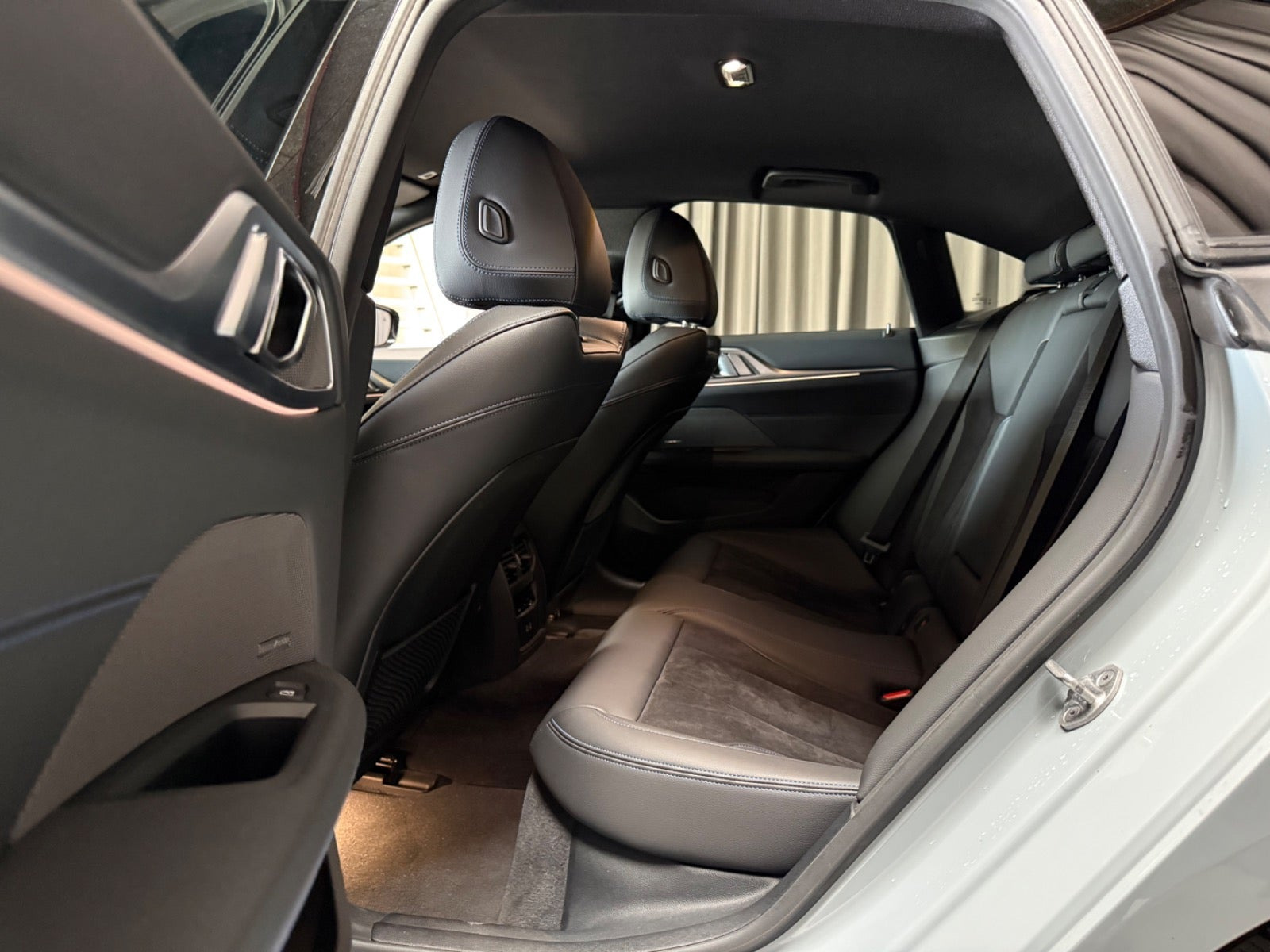 Grå BMW i4 fra 2022