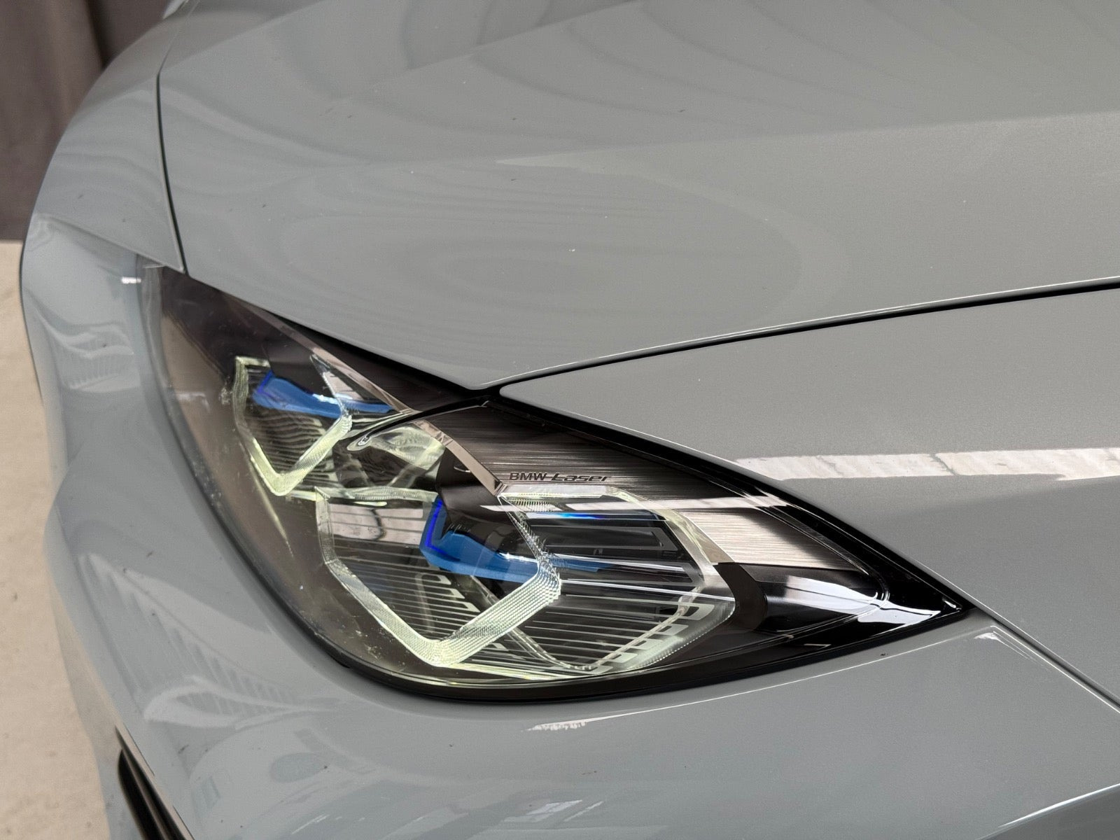 Grå BMW i4 fra 2022