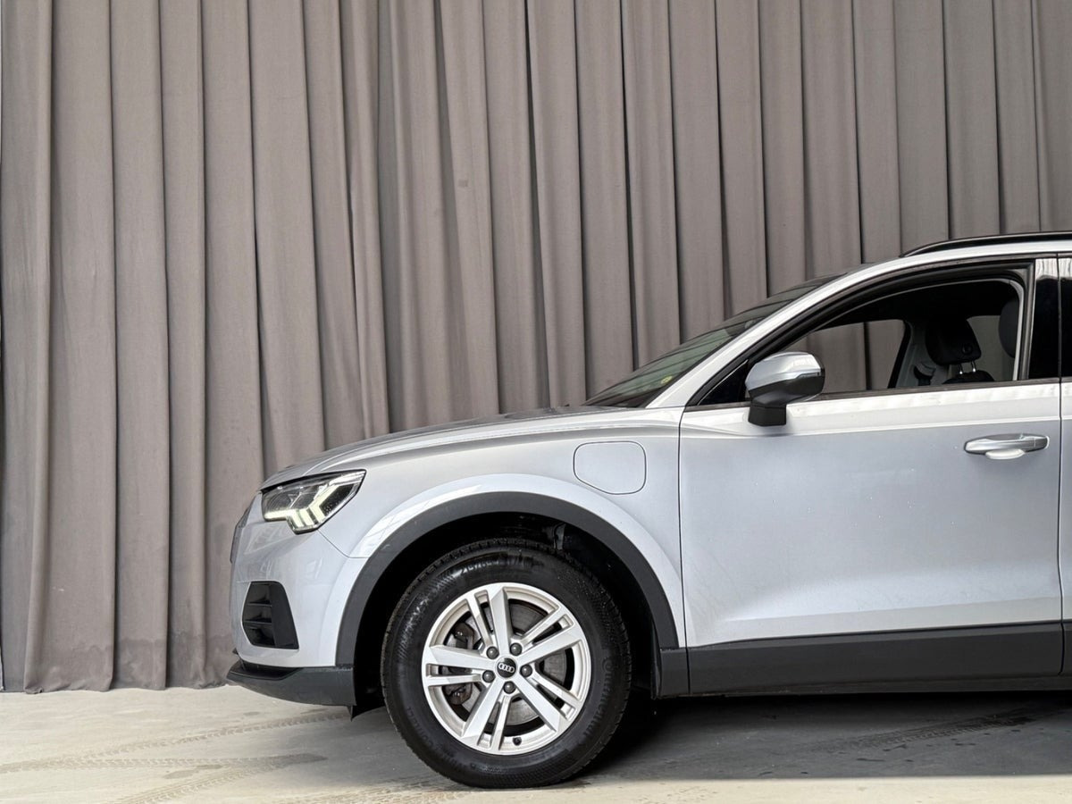 Sølv Audi Q3 fra 2021