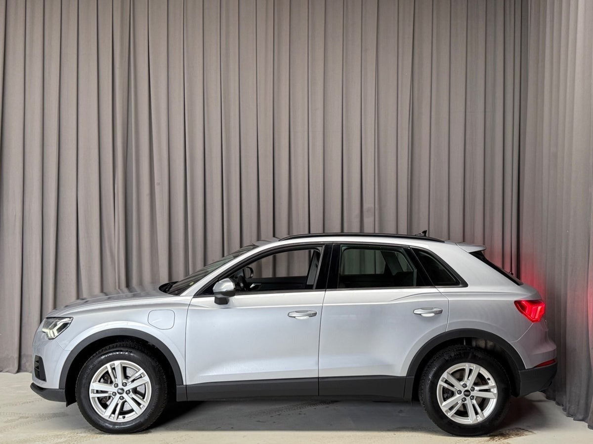 Sølv Audi Q3 fra 2021
