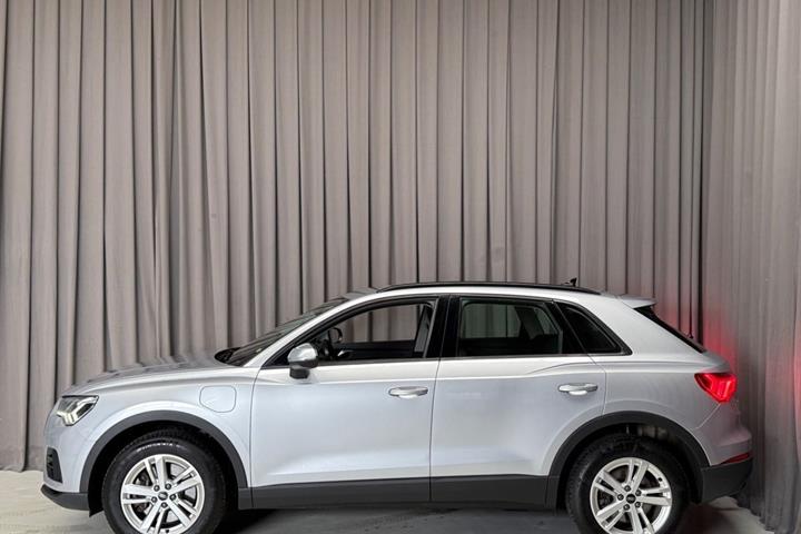 Sølv Audi Q3 fra 2021