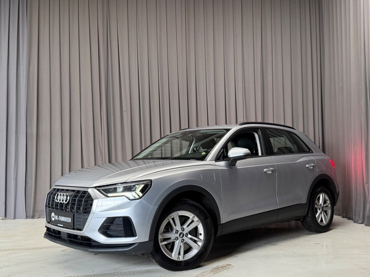 Sølv Audi Q3 fra 2021