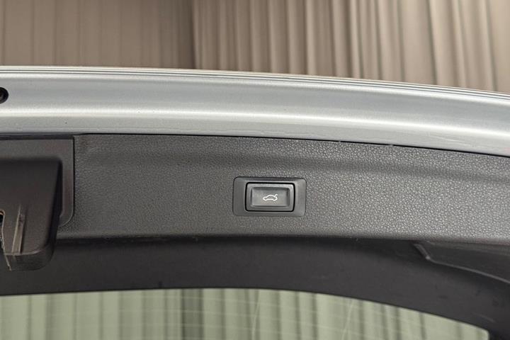 Sølv Audi Q3 fra 2021