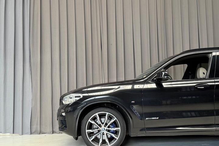 Sort BMW X3 fra 2017