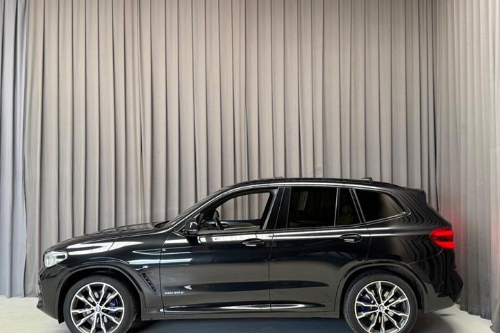 Sort BMW X3 fra 2017
