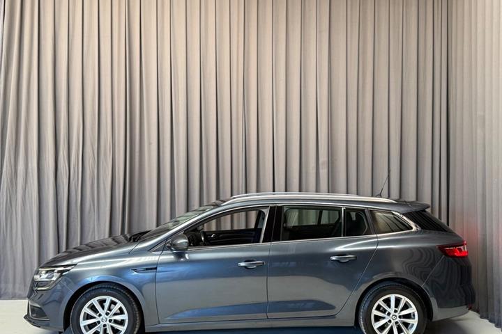 Grå Renault Megane IV fra 2018