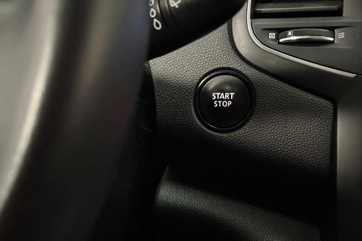 Grå Renault Megane IV fra 2018