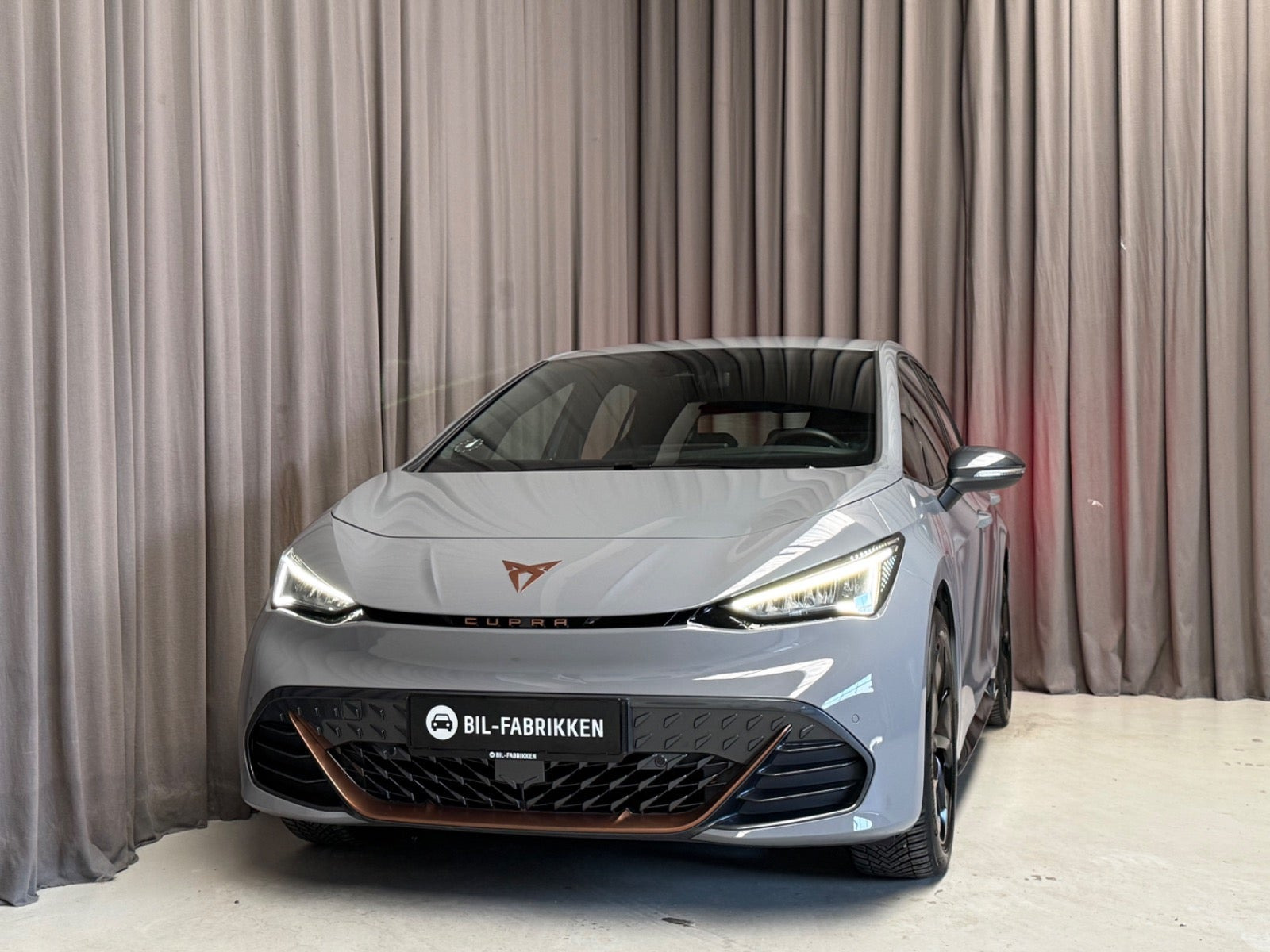 Grå Cupra Born fra 2024