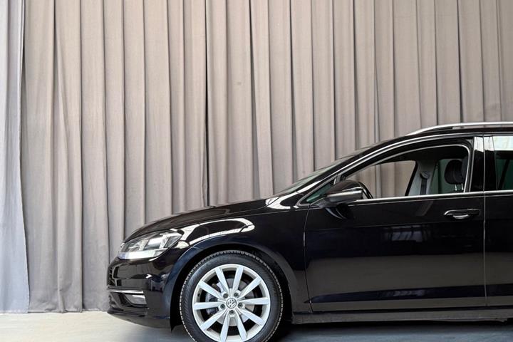 Sort VW Golf VII fra 2019