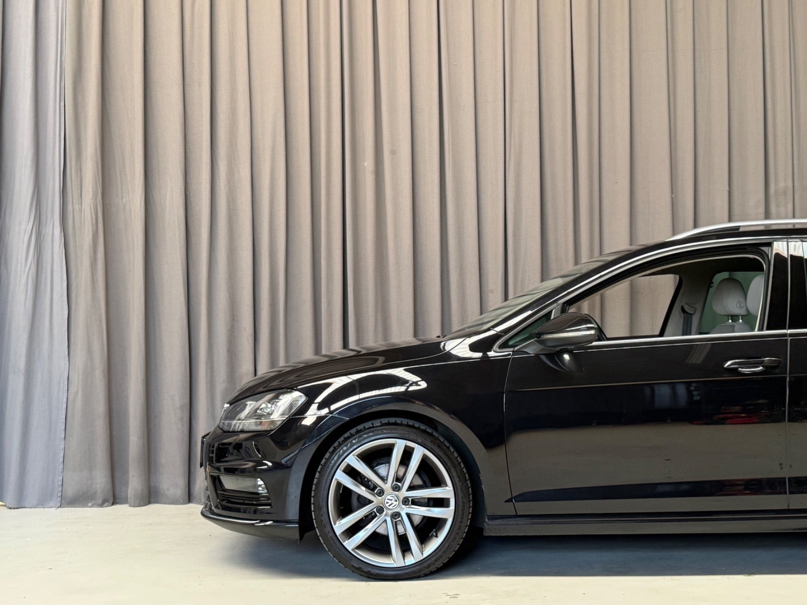 Sort VW Golf VII fra 2017