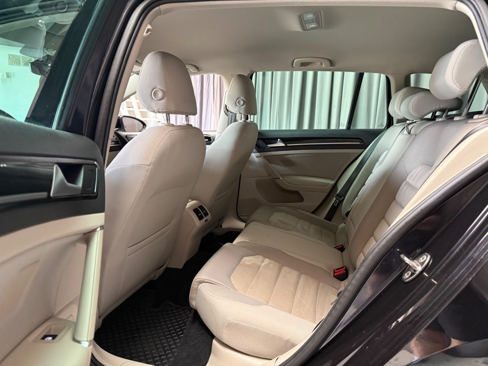 Sort VW Golf VII fra 2017