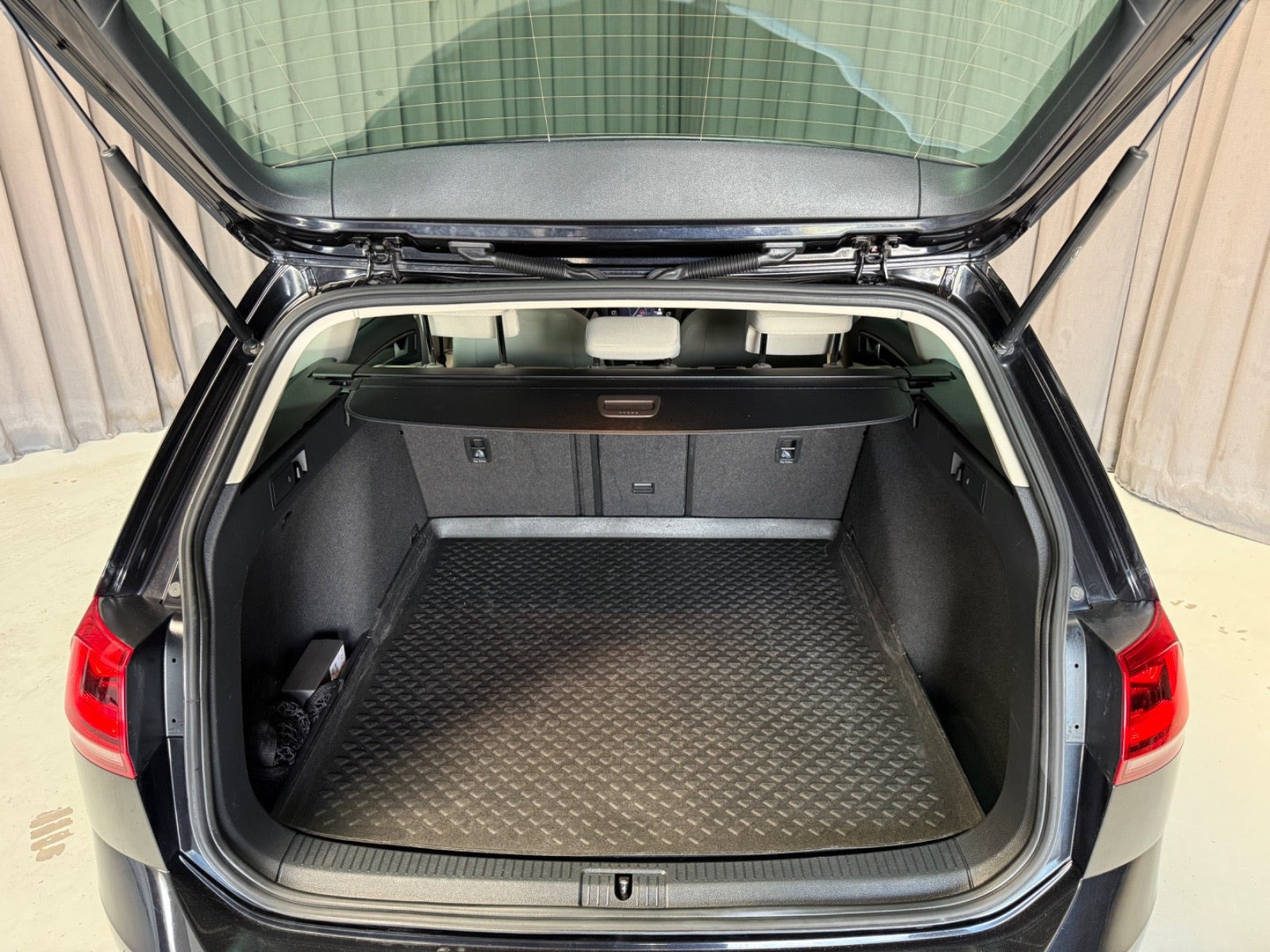 Sort VW Golf VII fra 2017
