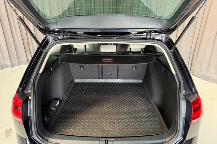 Sort VW Golf VII fra 2017