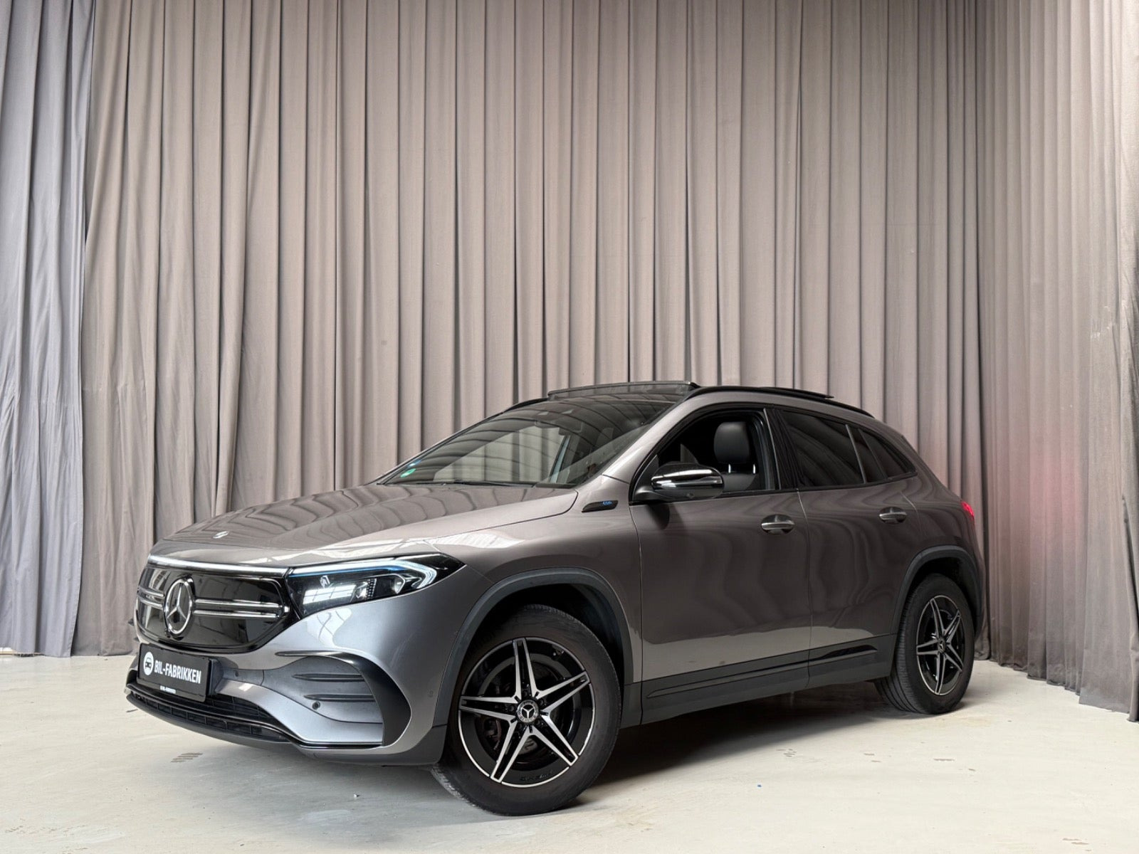 Grå Mercedes EQA350 fra 2023