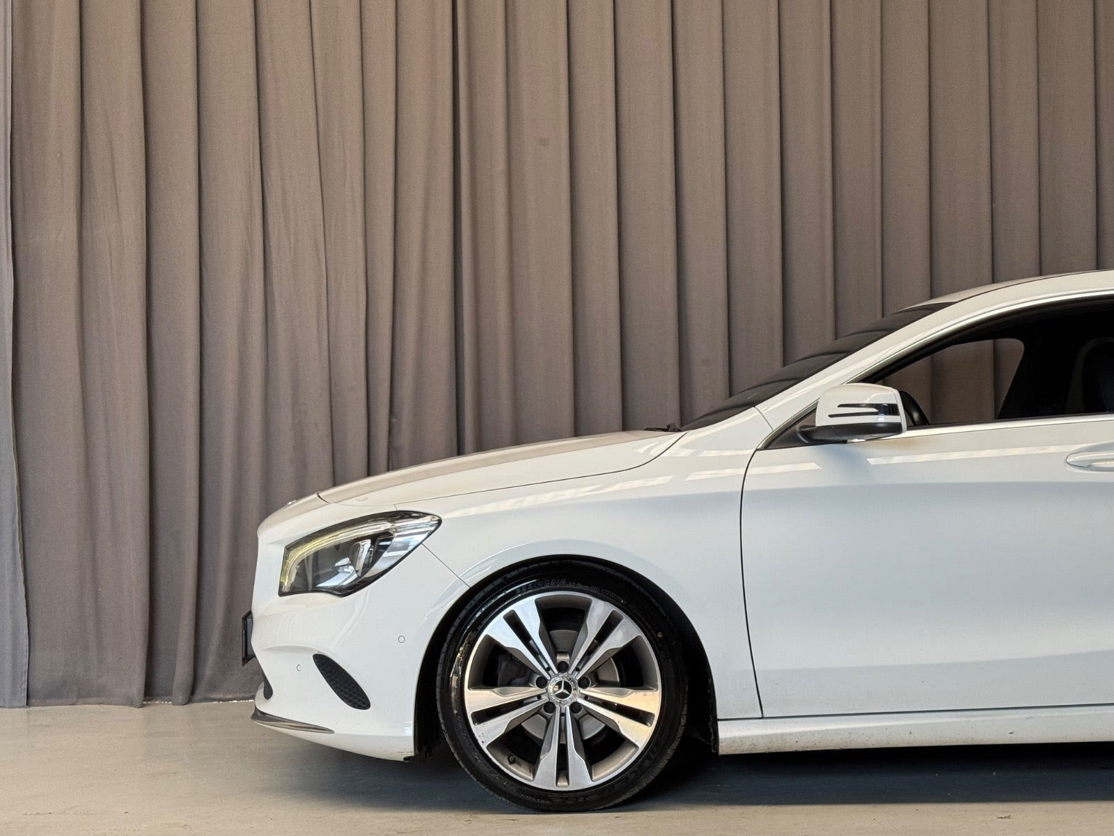 Hvid Mercedes CLA200 d fra 2017