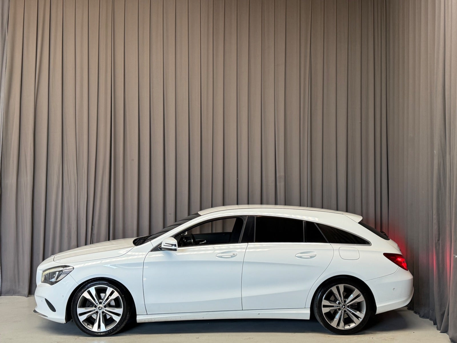Hvid Mercedes CLA200 d fra 2017