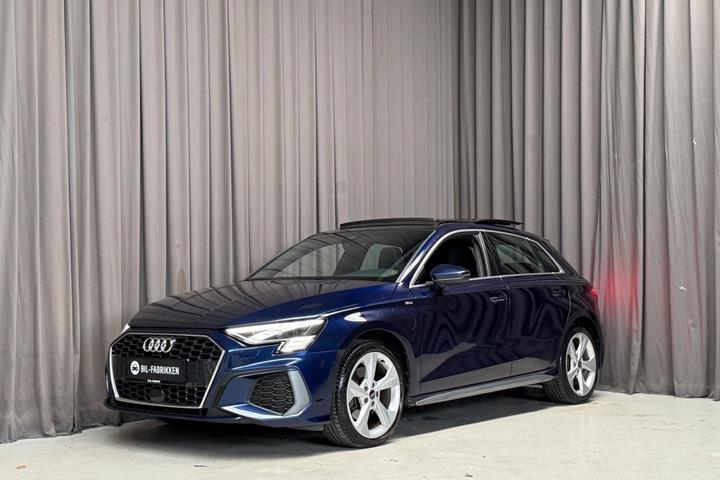 Blå Audi A3 fra 2021