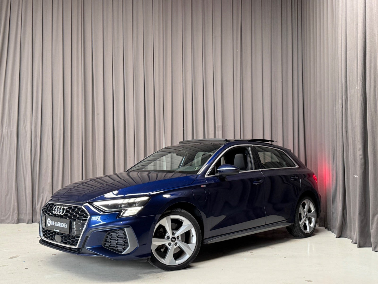 Blå Audi A3 fra 2021