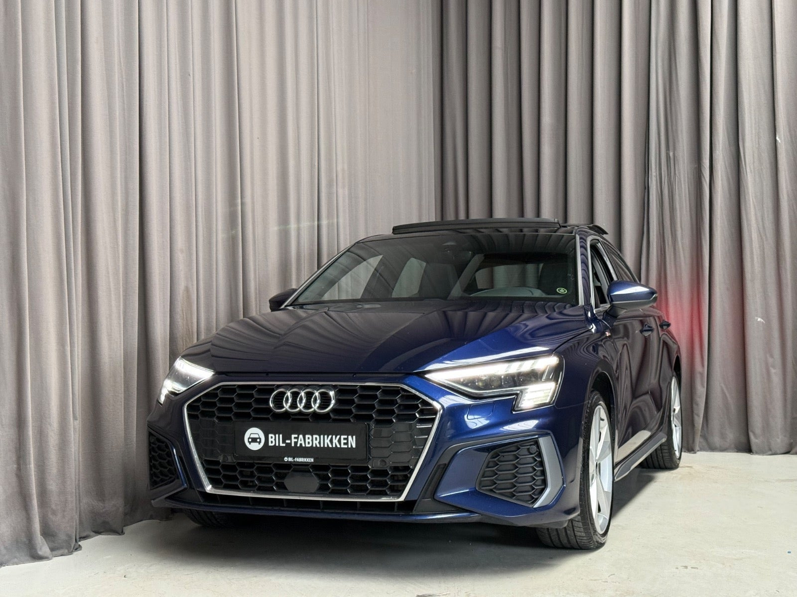 Blå Audi A3 fra 2021