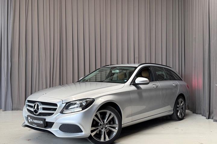 Sølv Mercedes C200 fra 2015