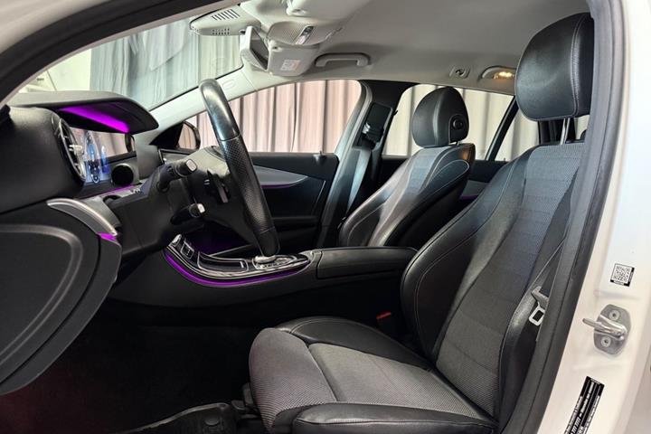 Hvid Mercedes E220 d fra 2016